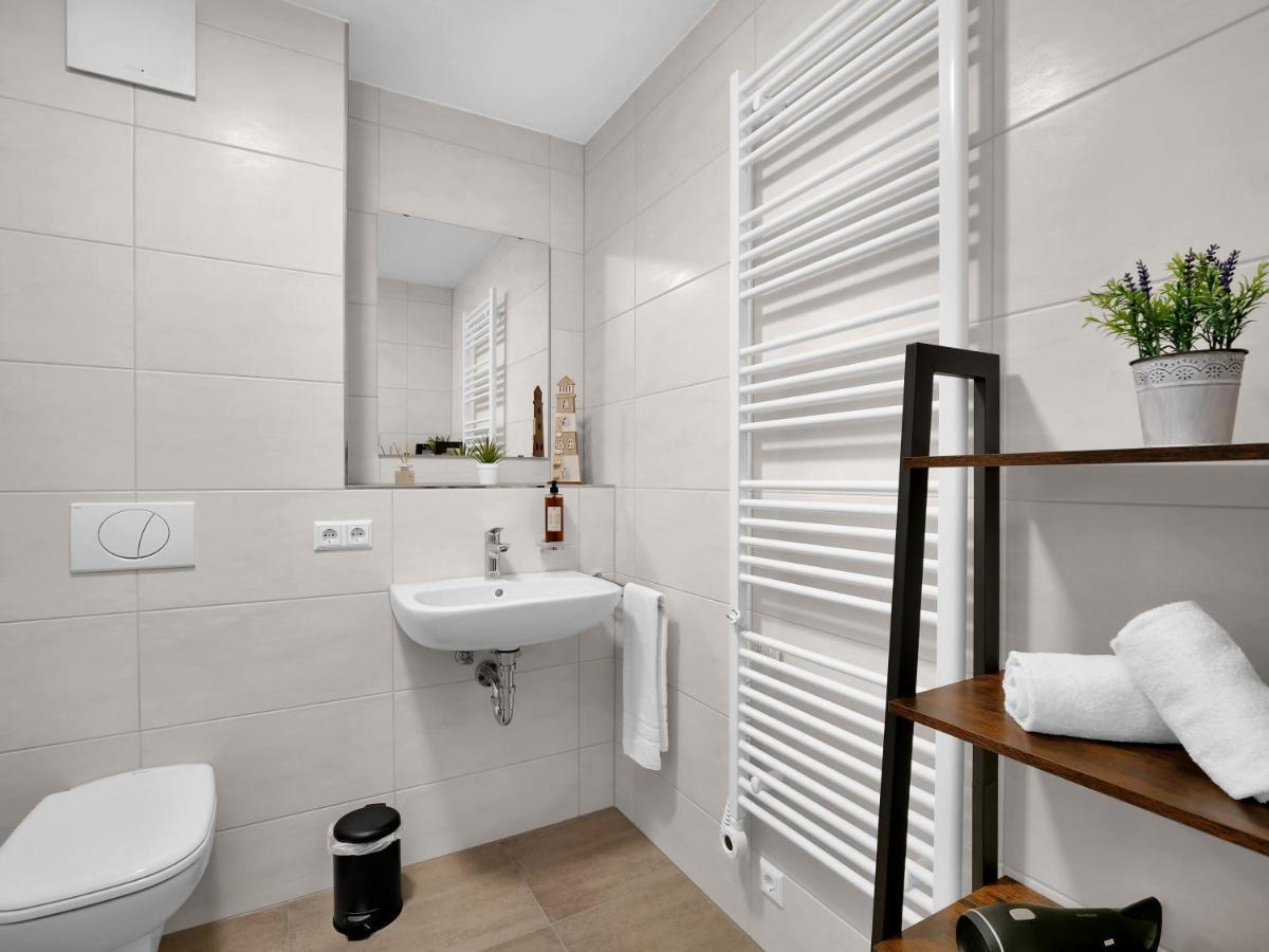 Inhome Studio Apartment - Kueche - Parken - Tv Σβέμπις Χαλ Εξωτερικό φωτογραφία