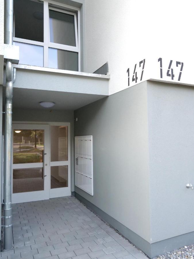 Inhome Studio Apartment - Kueche - Parken - Tv Σβέμπις Χαλ Εξωτερικό φωτογραφία
