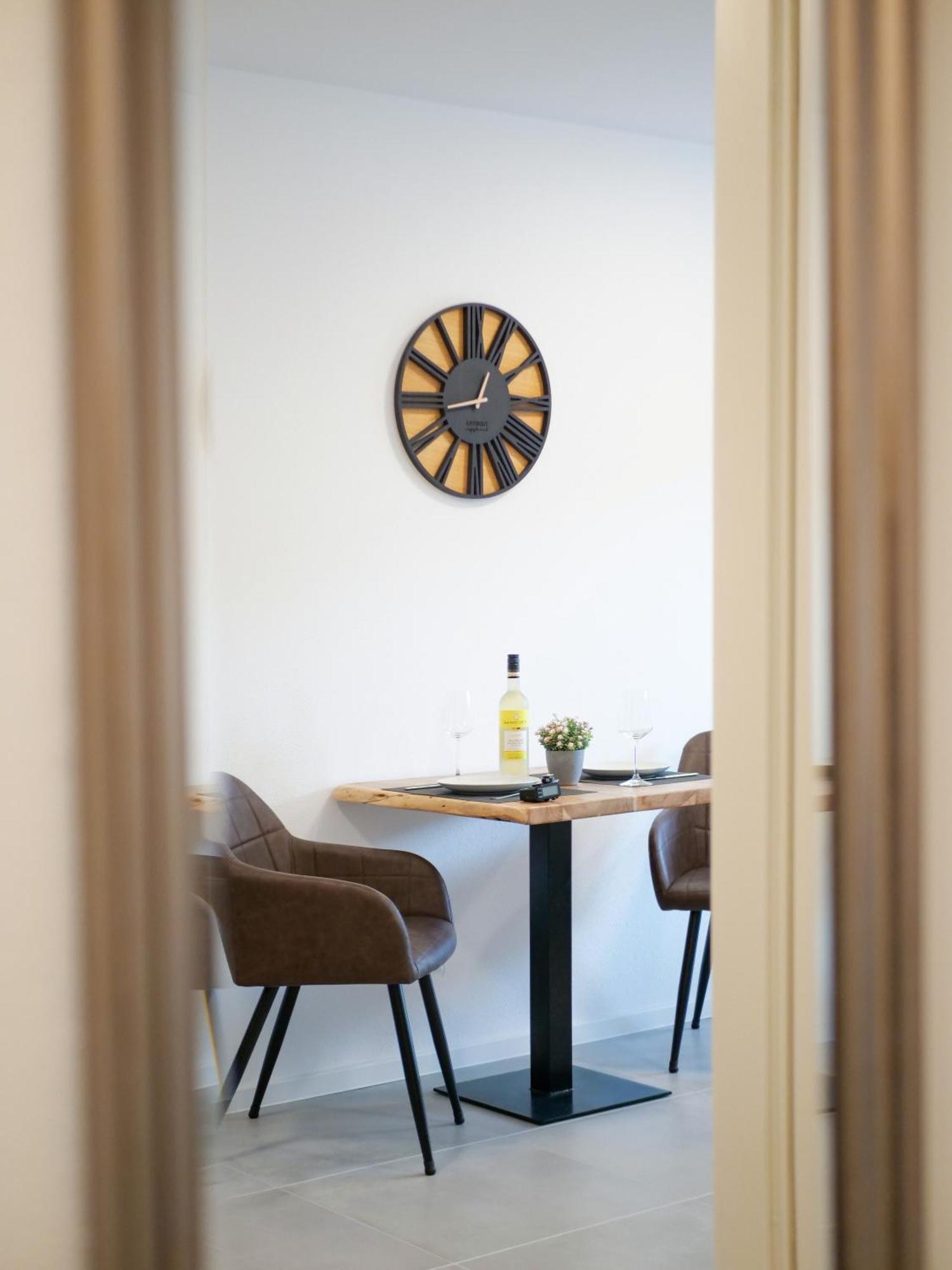 Inhome Studio Apartment - Kueche - Parken - Tv Σβέμπις Χαλ Εξωτερικό φωτογραφία